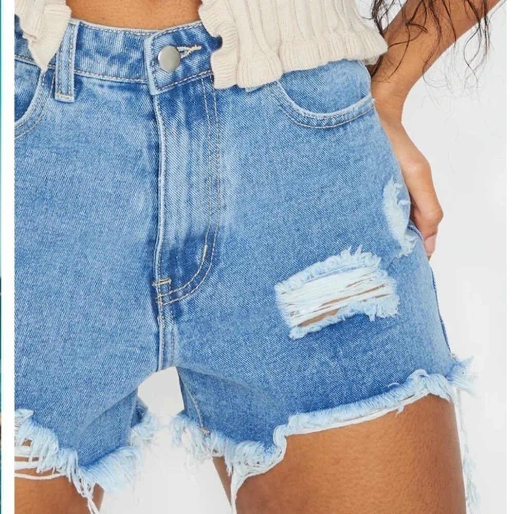 NWT Pretty Little Thing Mid Blue Wash Ripped Denim Shorts - Picture 6 of 6